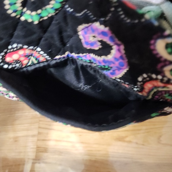 Vera Bradley Kiev Paisley Triple Zip Hipster Crossbody Shoulder Bag Black EUC - Picture 4 of 9